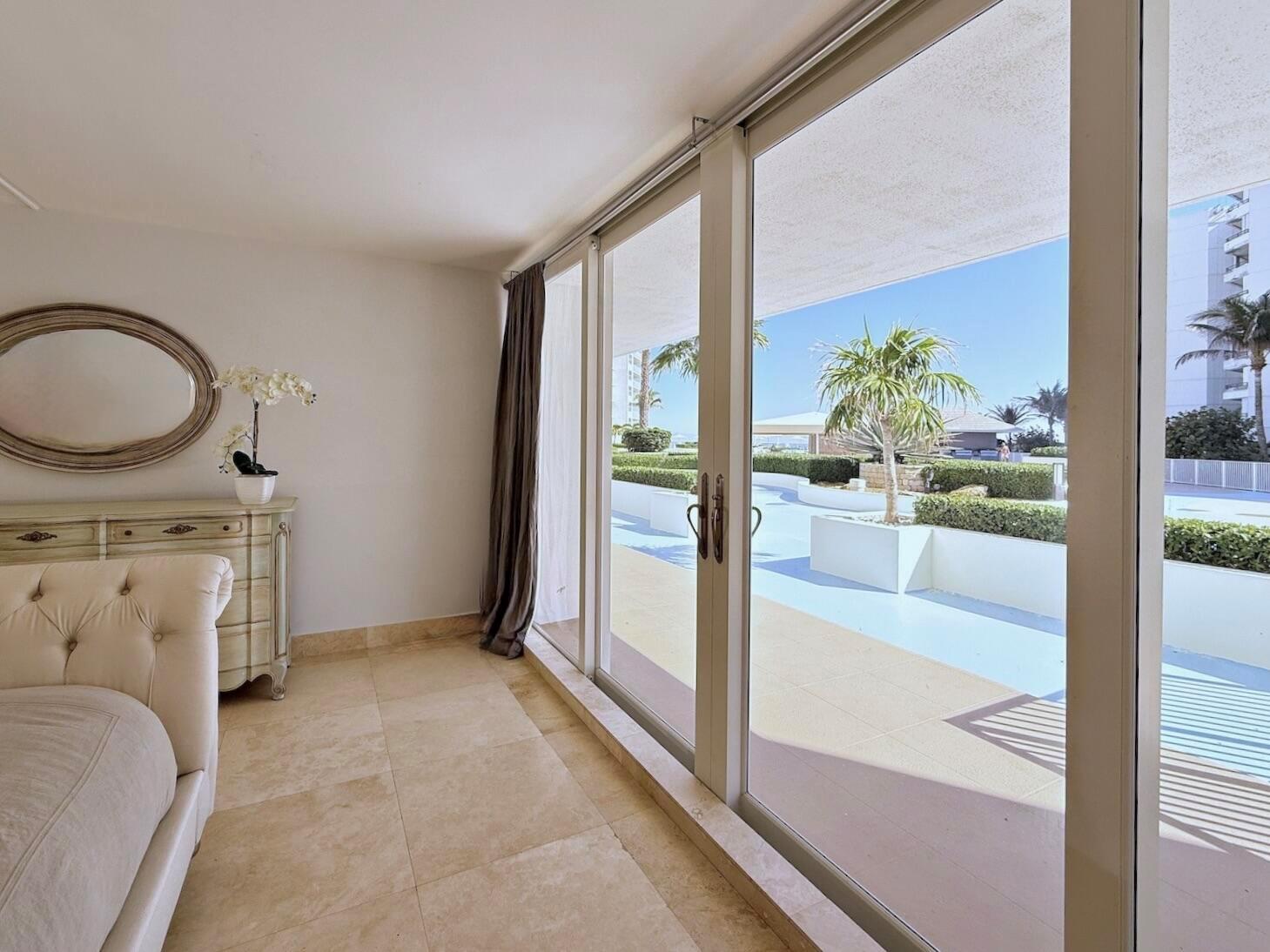 BARCLAY CONDO - Residential