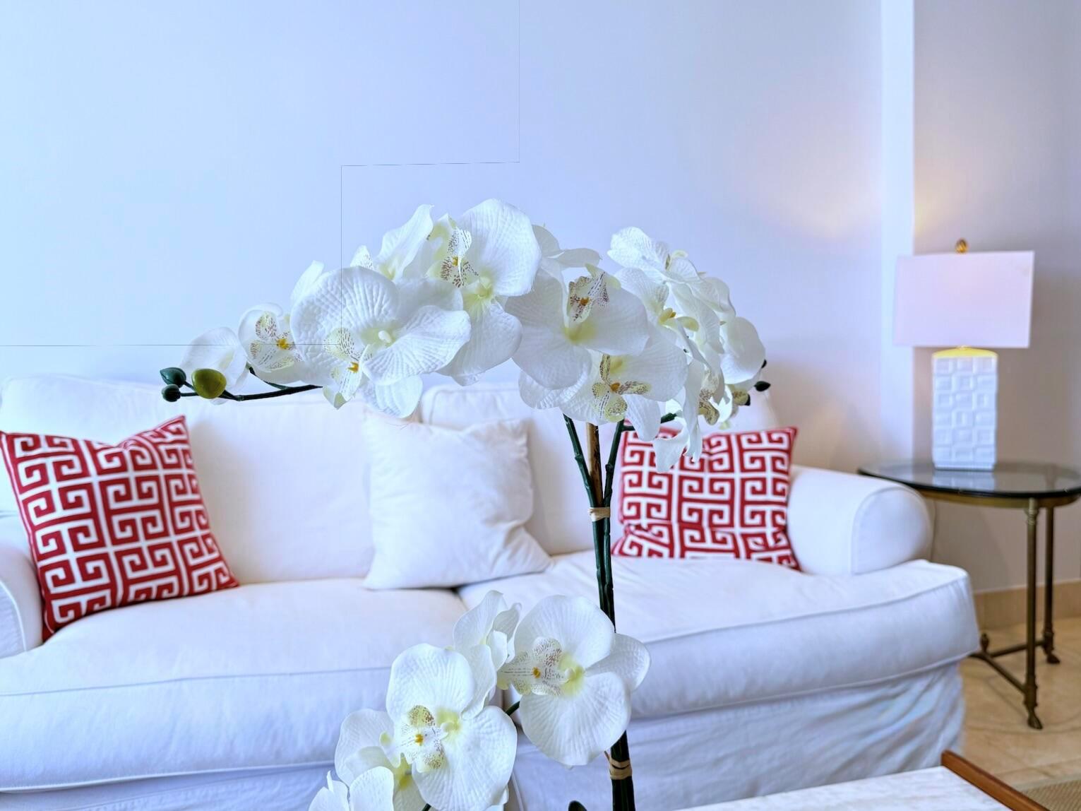 BARCLAY CONDO - Residential