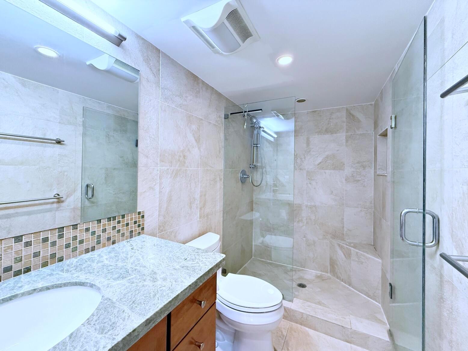 BARCLAY CONDO - Residential
