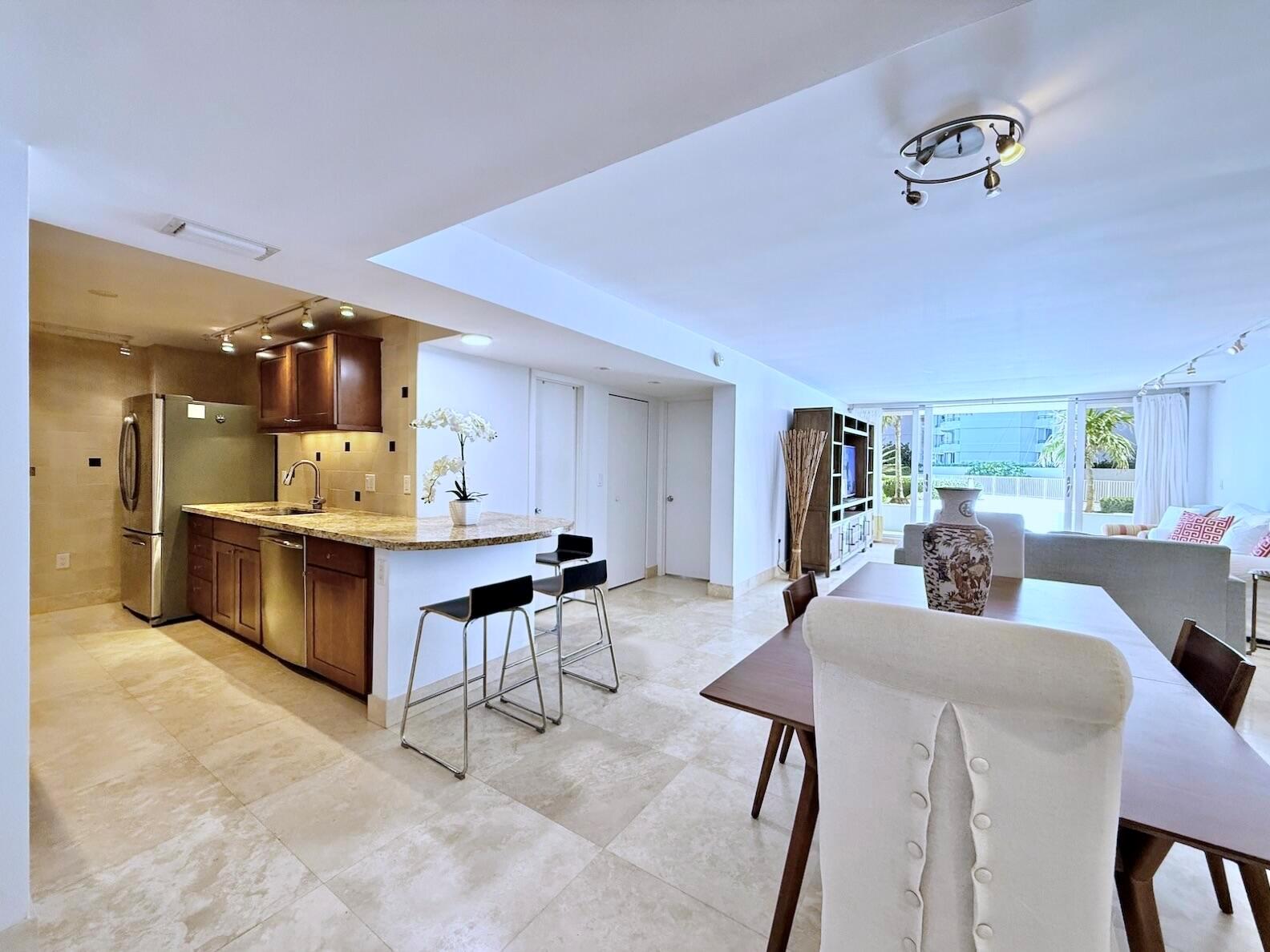BARCLAY CONDO - Residential