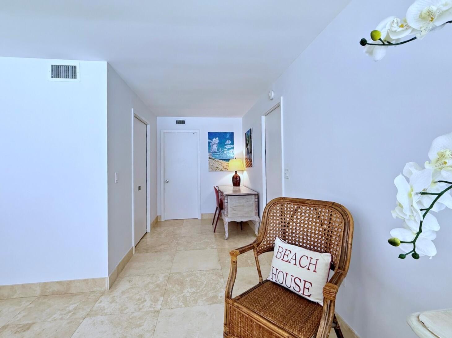 BARCLAY CONDO - Residential