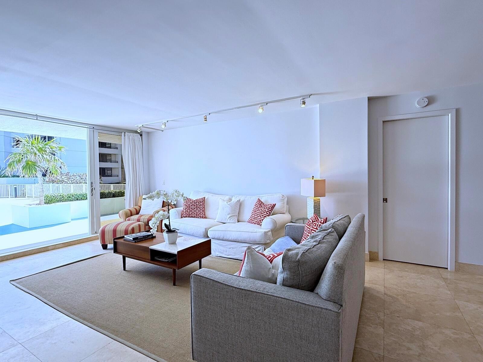 BARCLAY CONDO - Residential