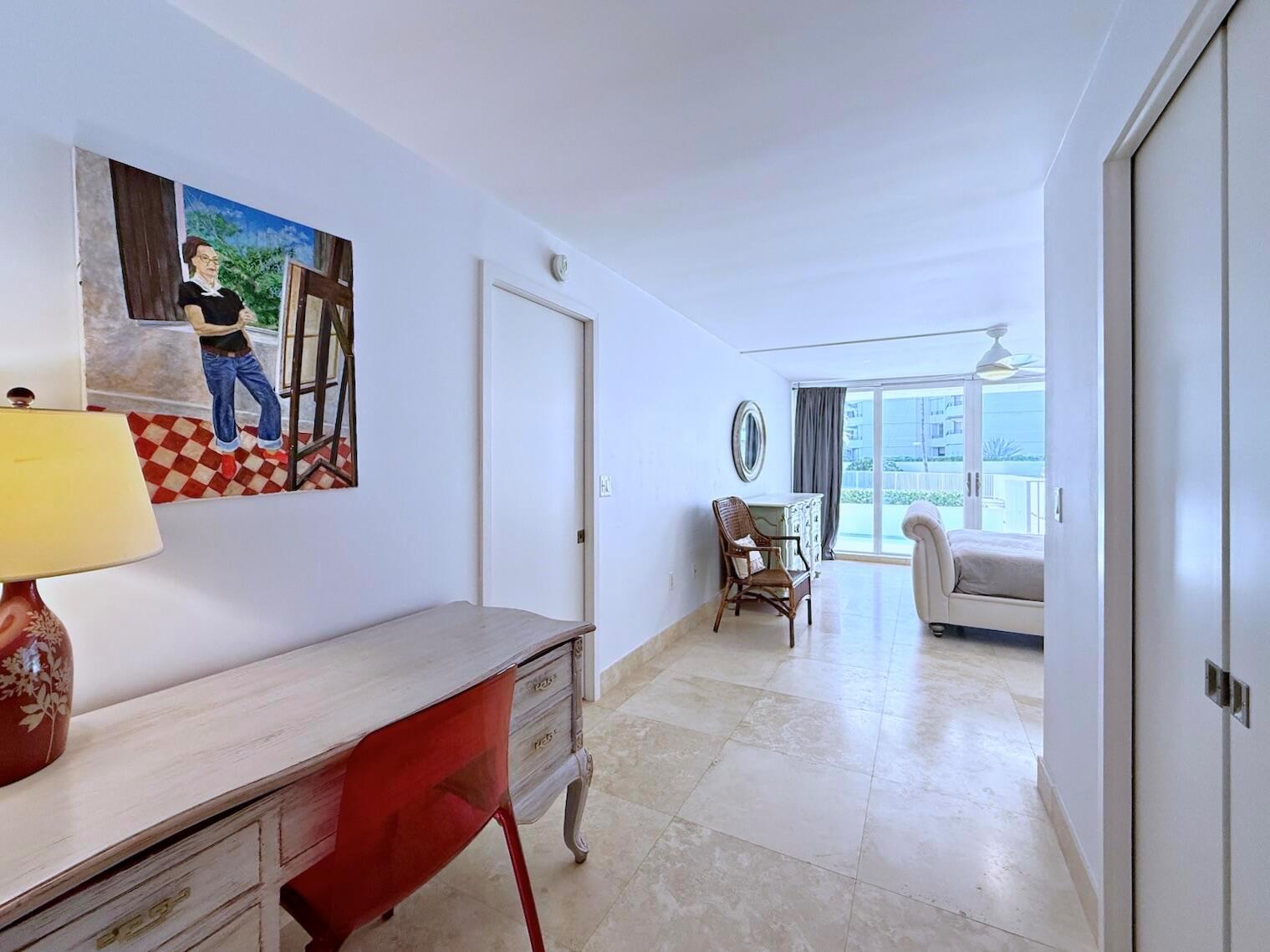BARCLAY CONDO - Residential