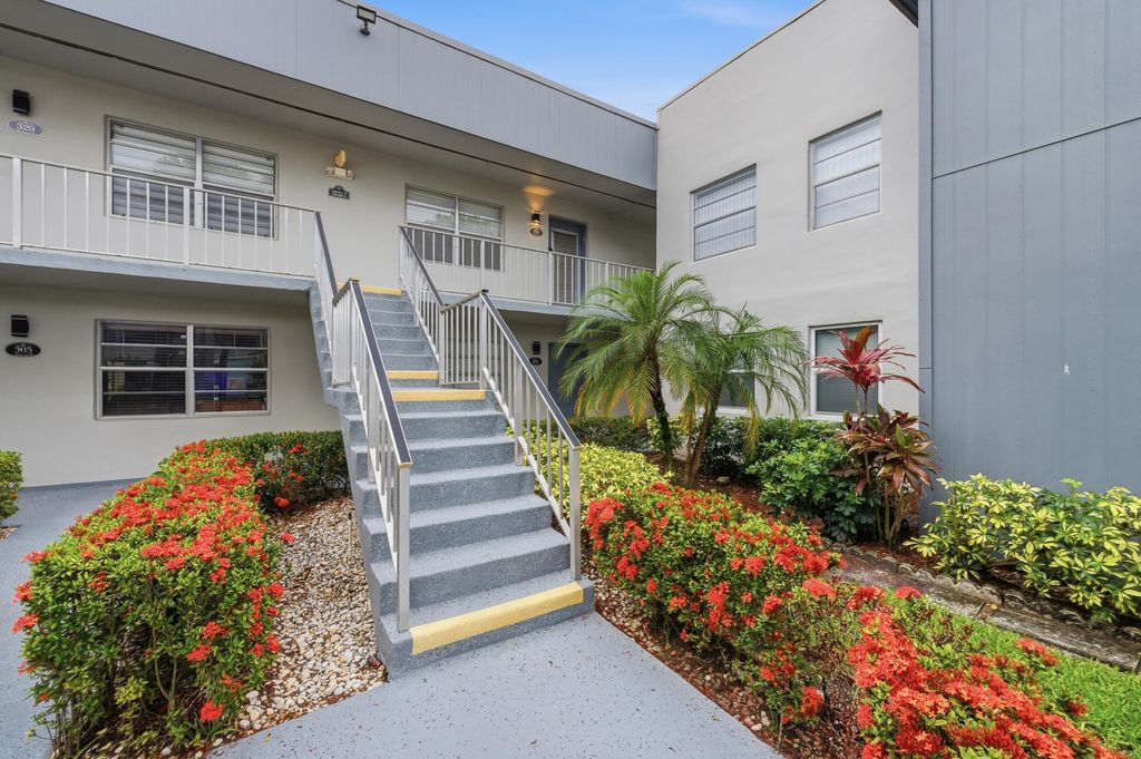 Photo of 330 Piedmont #330, Delray Beach, FL 33484 (MLS # B26037672)