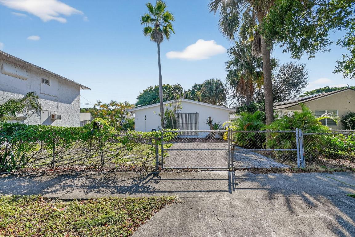 NORTH PALM BCH 4 - Residential Income