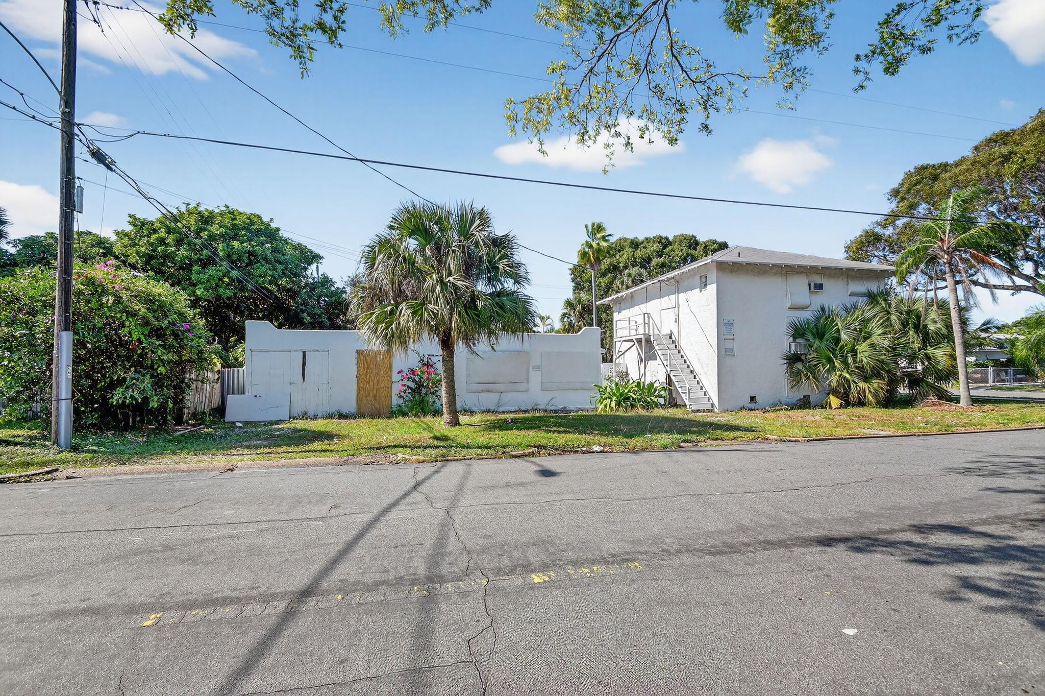 NORTH PALM BCH 4 - Residential Income