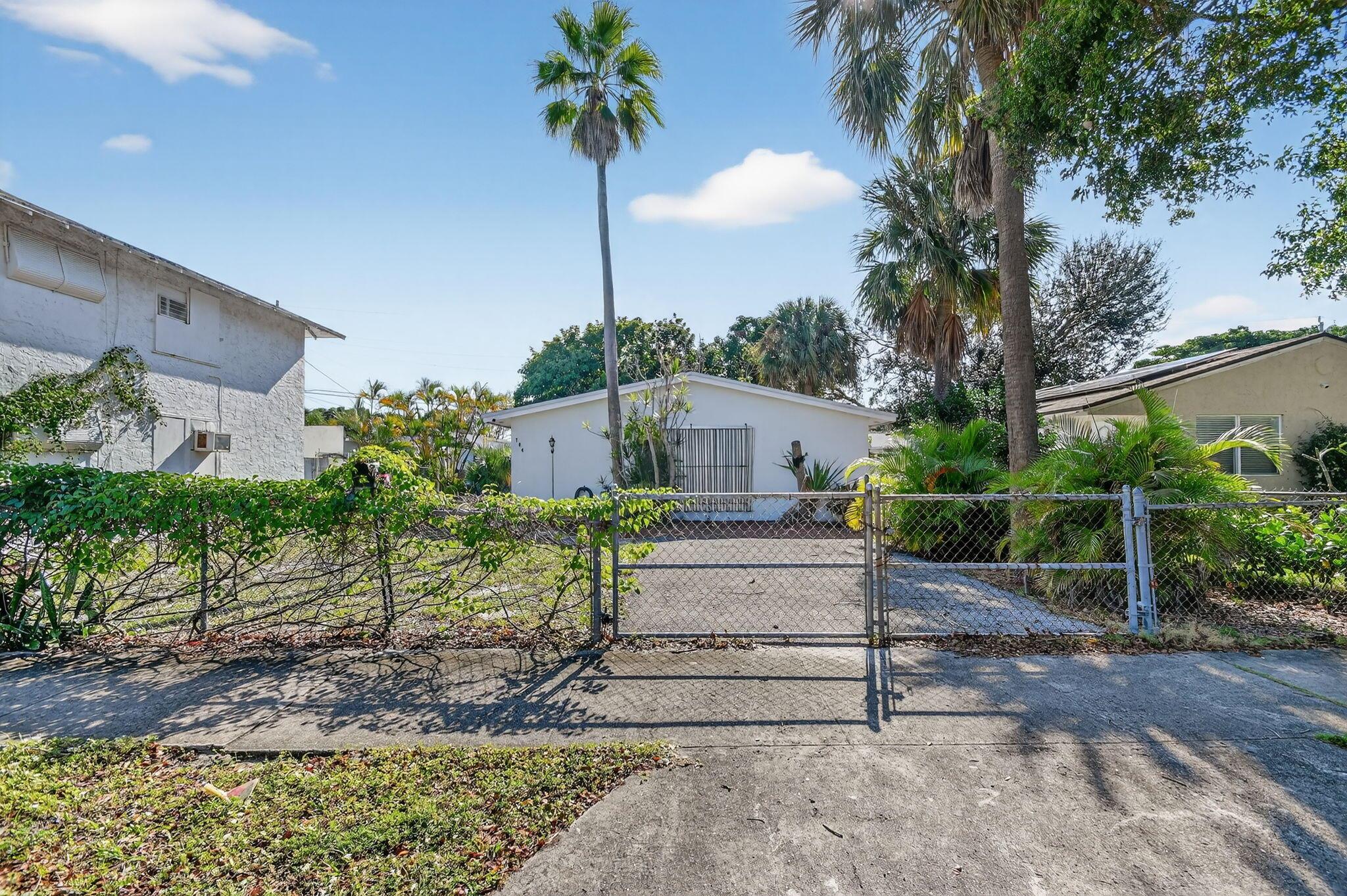 NORTH PALM BCH 4 - Residential Income