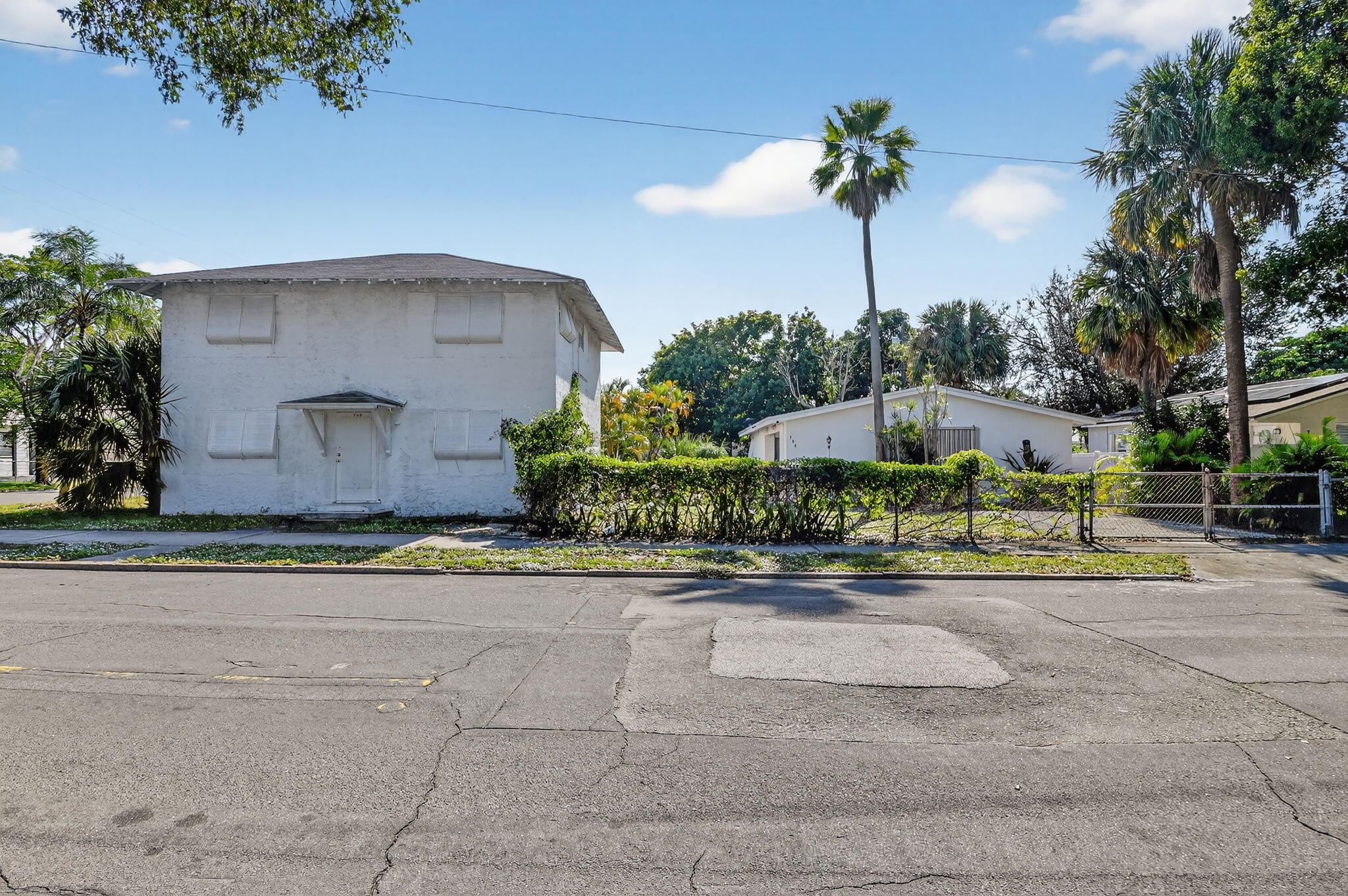 NORTH PALM BCH 4 - Residential Income