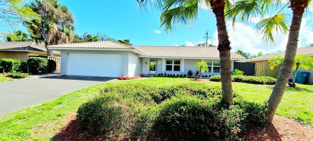 Photo of 1280 SW 27th Avenue, Boynton Beach, FL 33426 (MLS # R10694887)