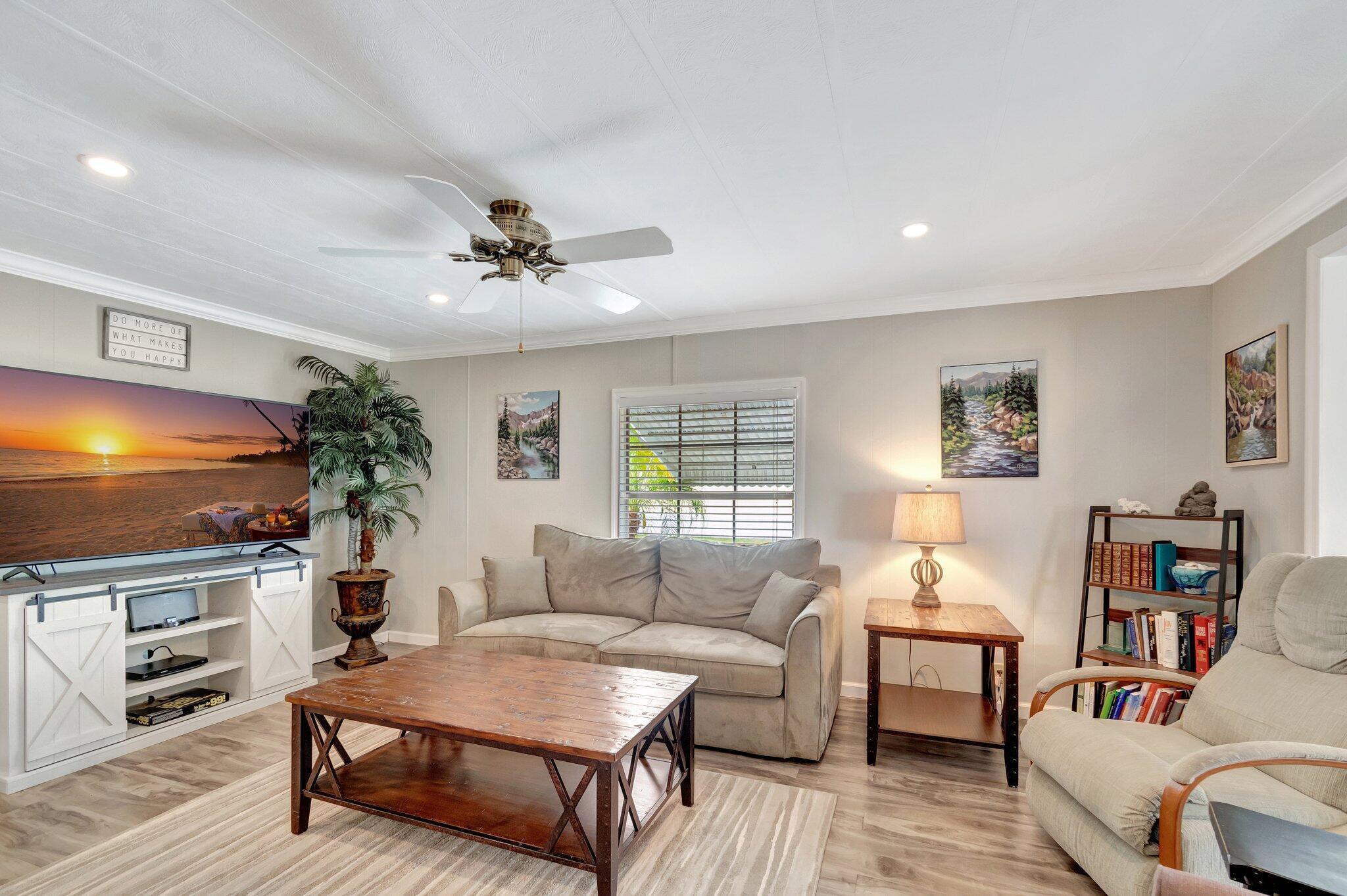 14001 Kingston Bay, Boynton Beach, FL, 33436/$194,900 4 14001 Kingston Bay