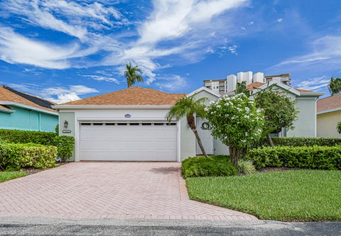 Photo of 3258 LAKESHORE Drive, Fort Pierce, FL 34949 (MLS # B26071096)