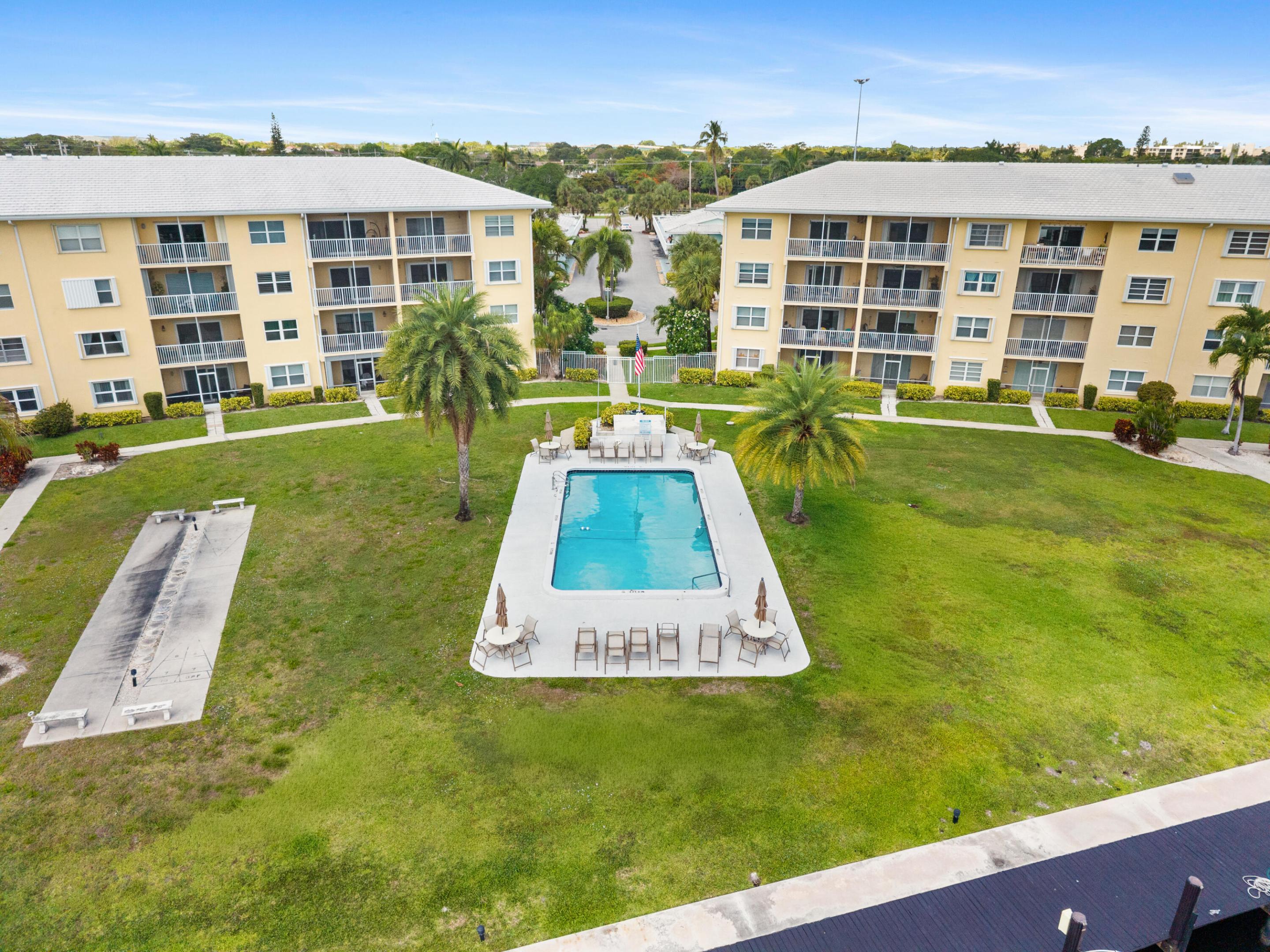 RIVER HOUSE TERRACE CONDO - Residential