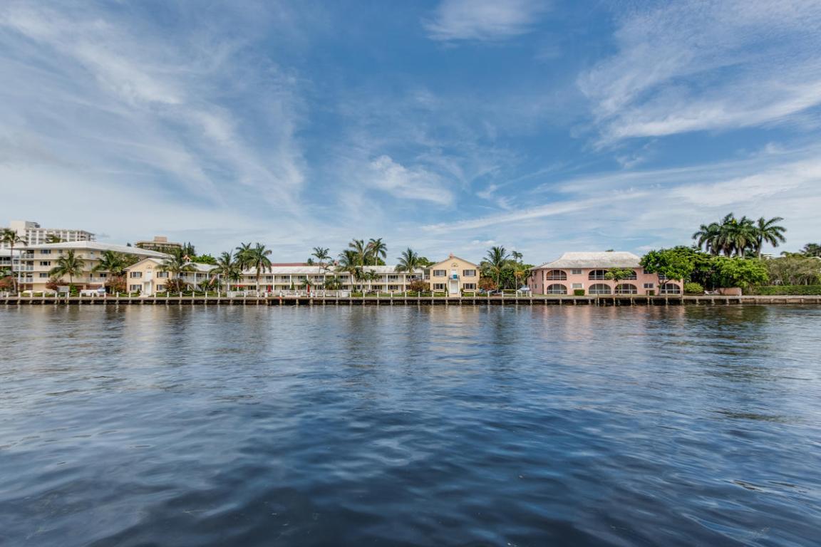 ROYAL PALM YACHT & COUNTRY CLUB - Residential