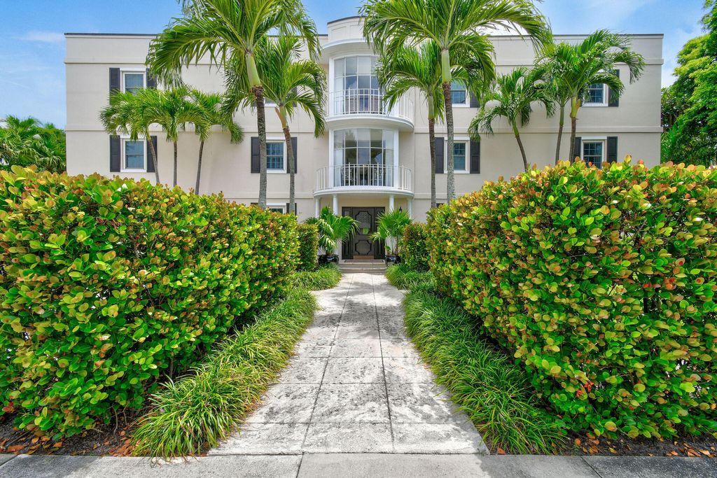 Photo of 226 Brazilian Avenue #2 D, Palm Beach, FL 33480 (MLS # R11007037)