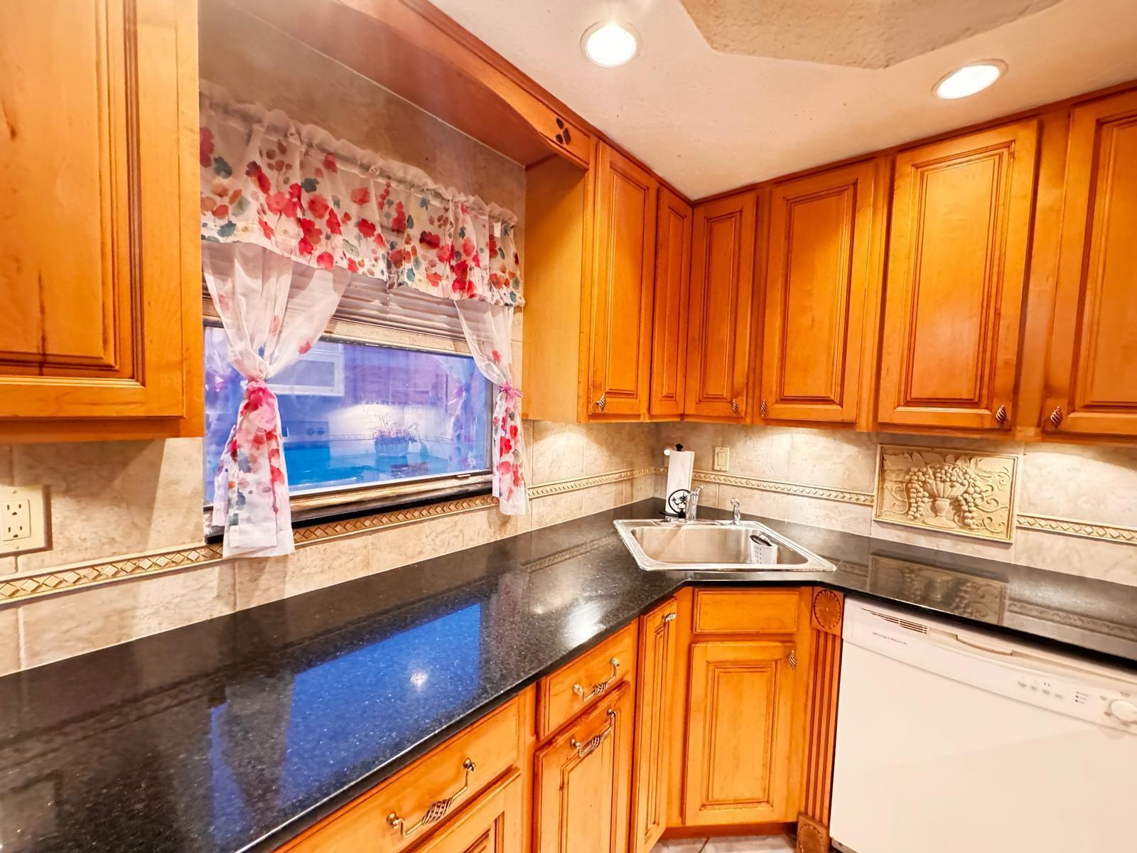 KINGS POINT FLANDERS A TH - Residential