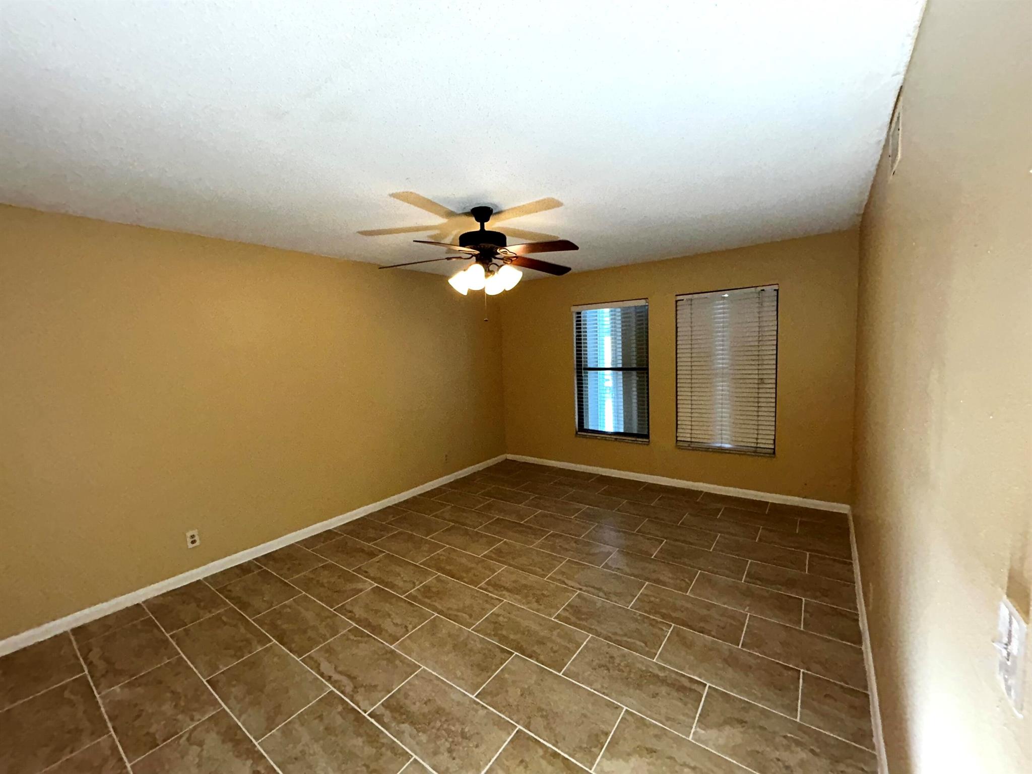 FRENCH QUARTER 3 - Residential Lease