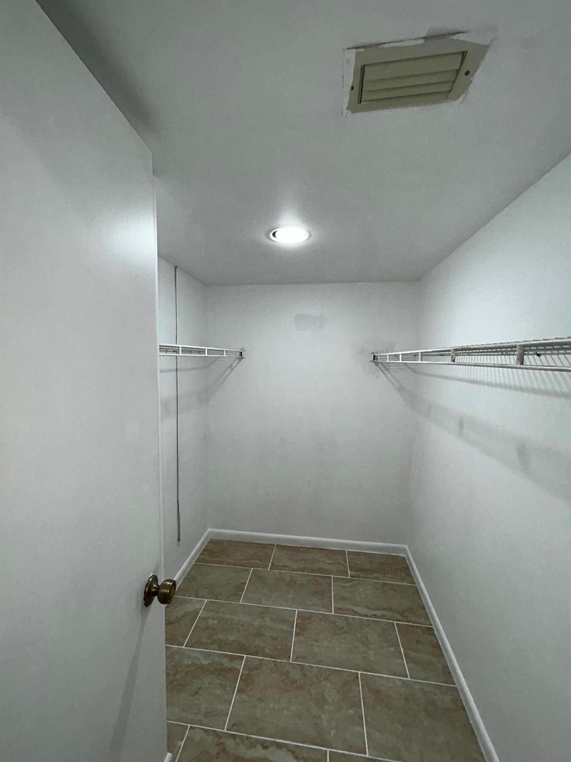 FRENCH QUARTER 3 - Residential Lease