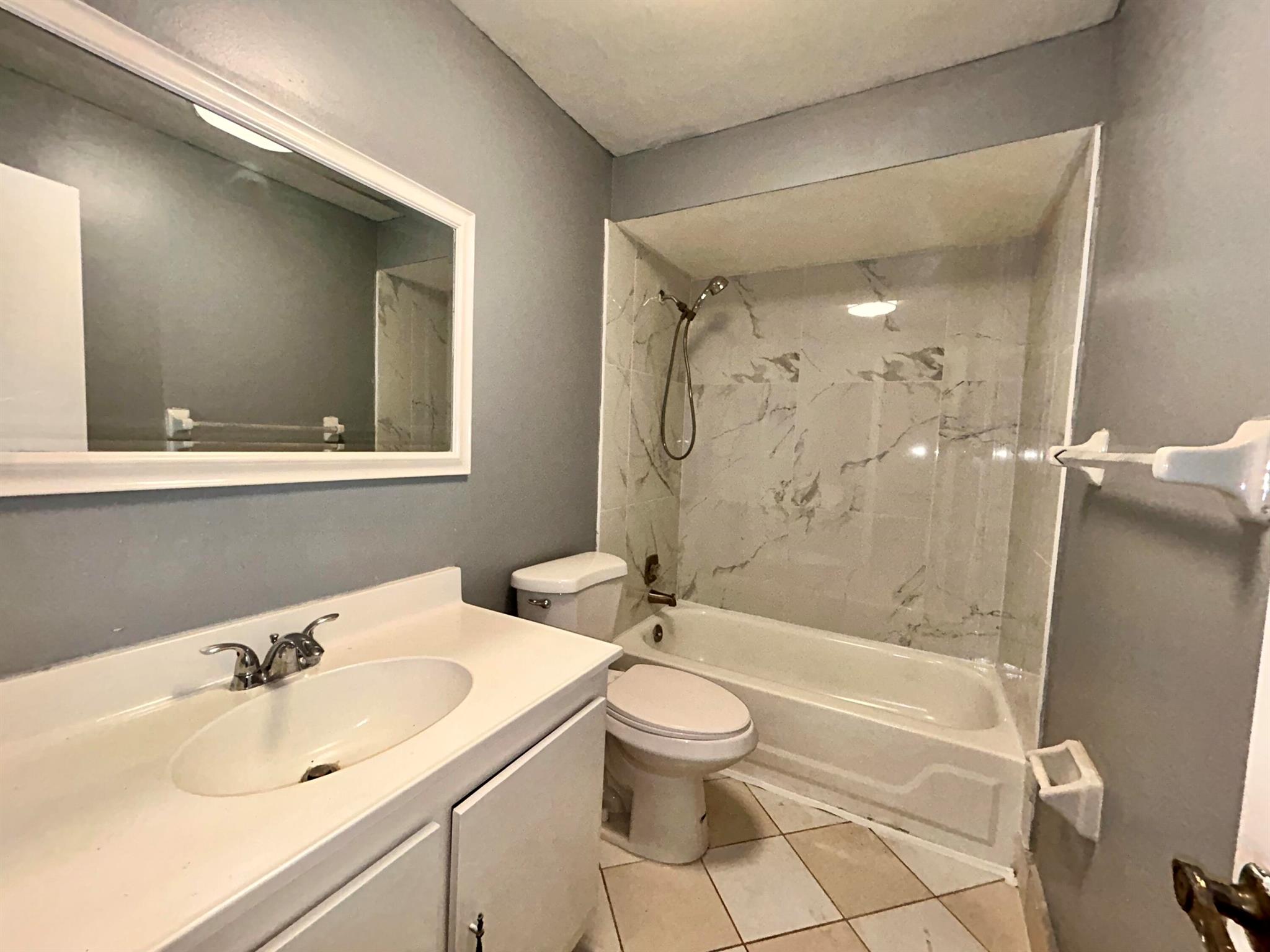FRENCH QUARTER 3 - Residential Lease
