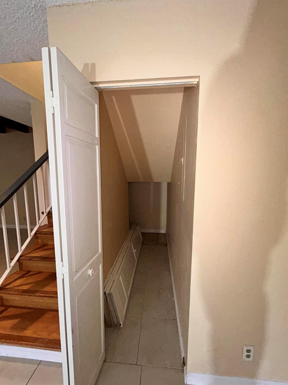 FRENCH QUARTER 3 - Residential Lease