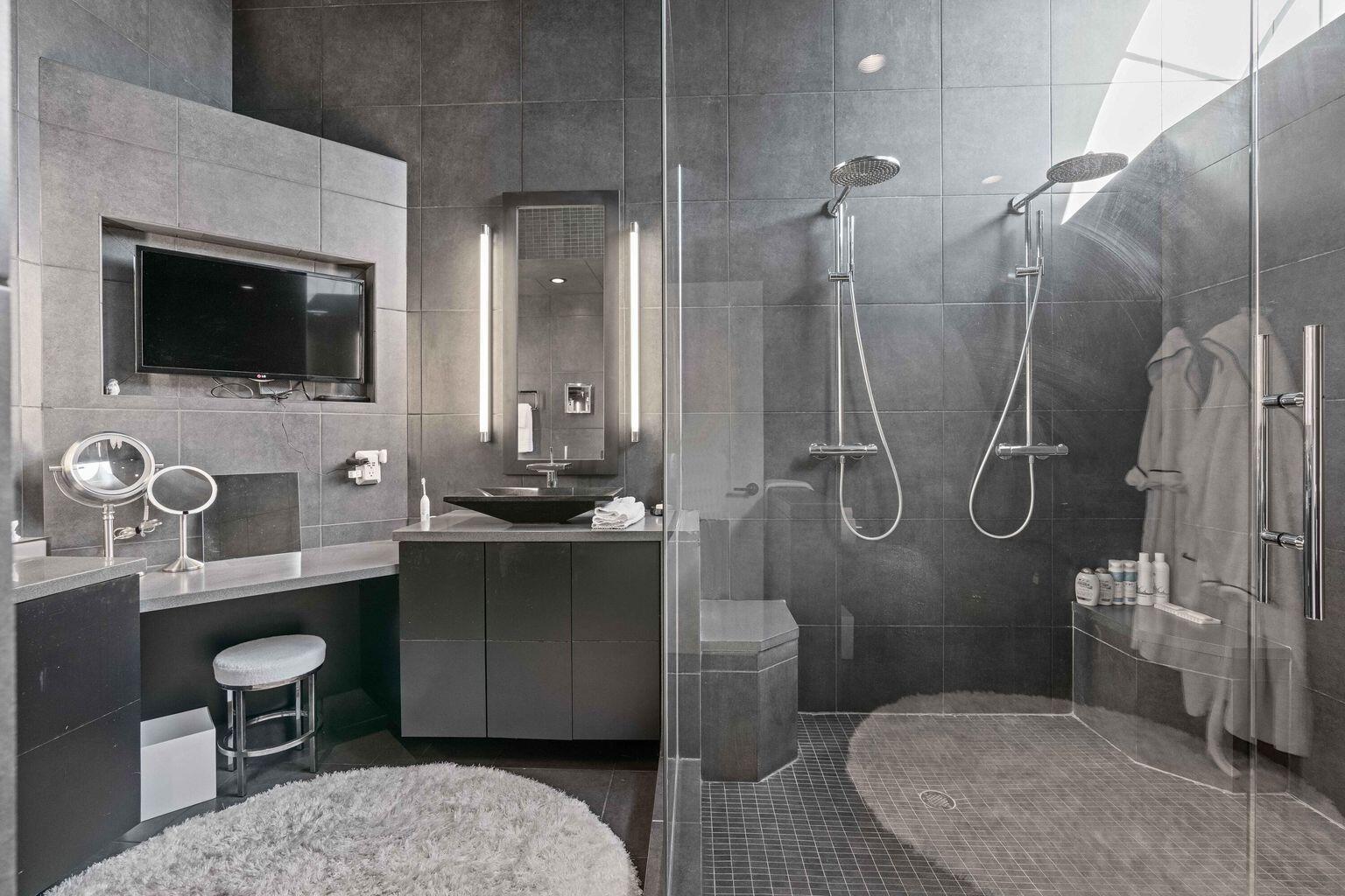 Admirals Cove - Residential