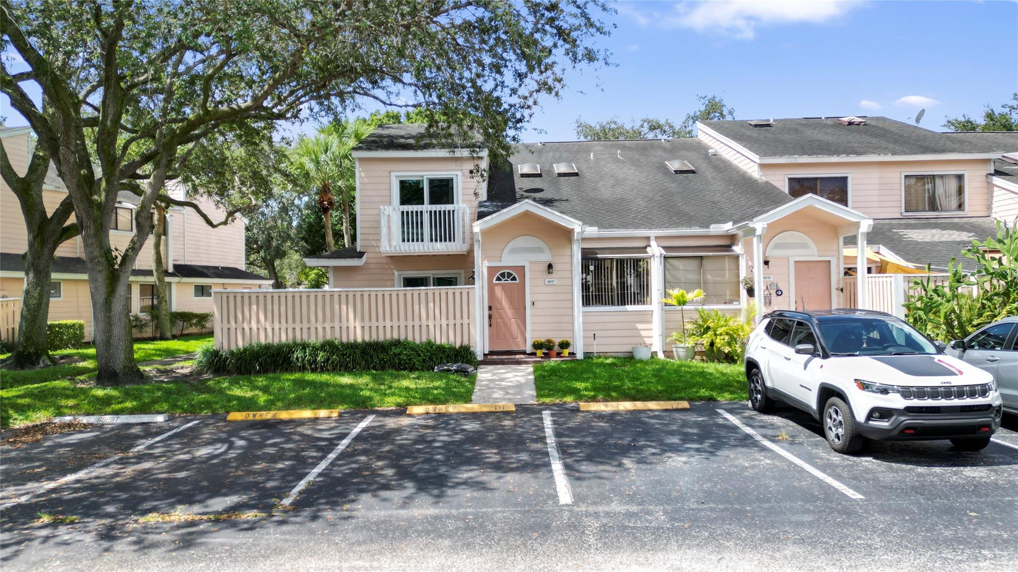 Players Place Townhomes - Residential