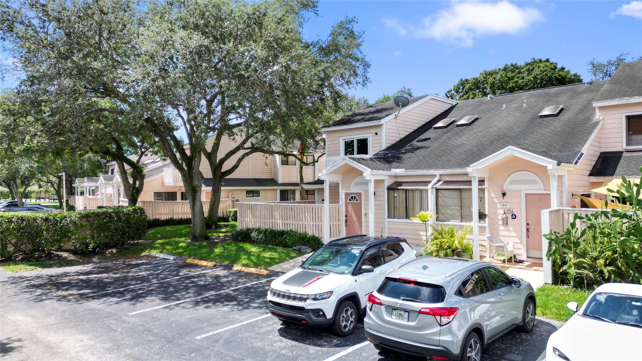 Players Place Townhomes - Residential