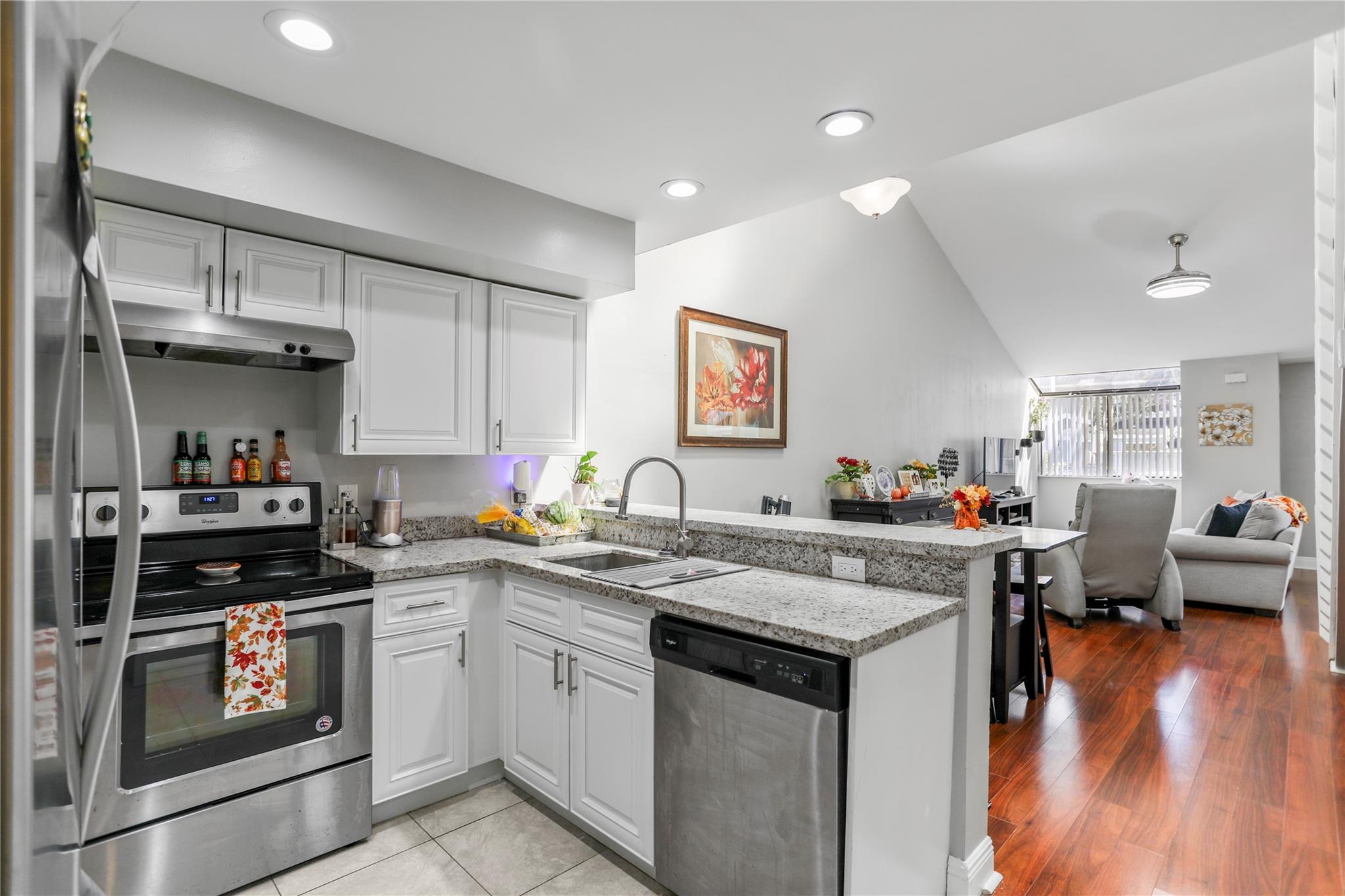 Players Place Townhomes - Residential