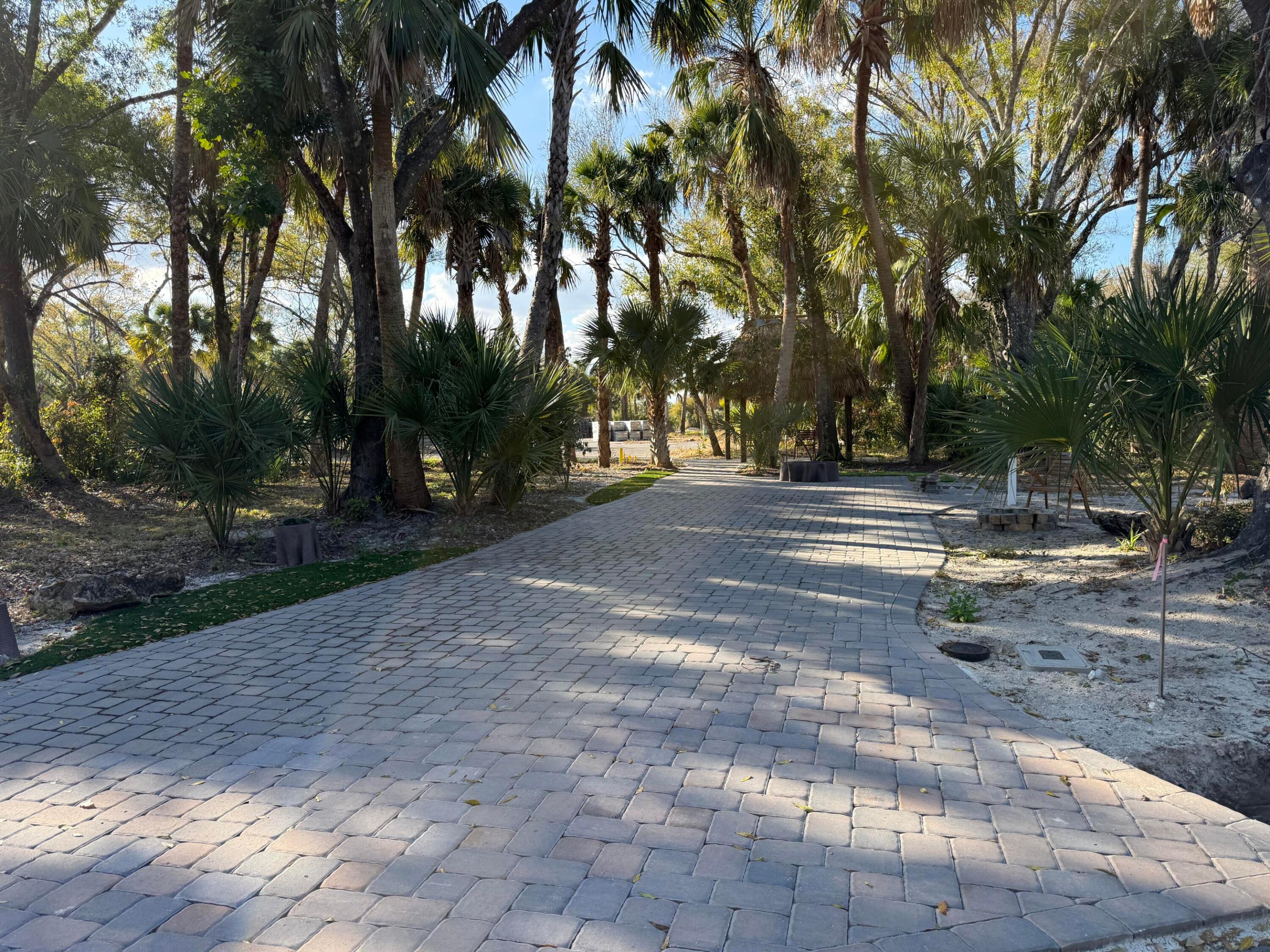 4770 N Kings Highway N