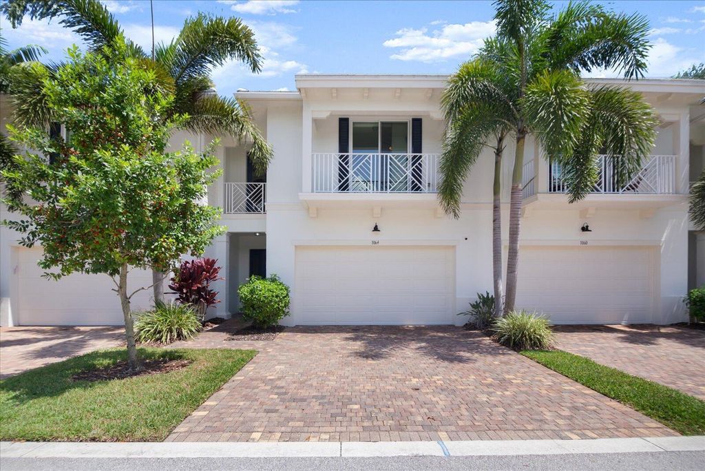 Photo of 1064 Piccadilly Street, Palm Beach Gardens, FL 33418 (MLS # R10920153)