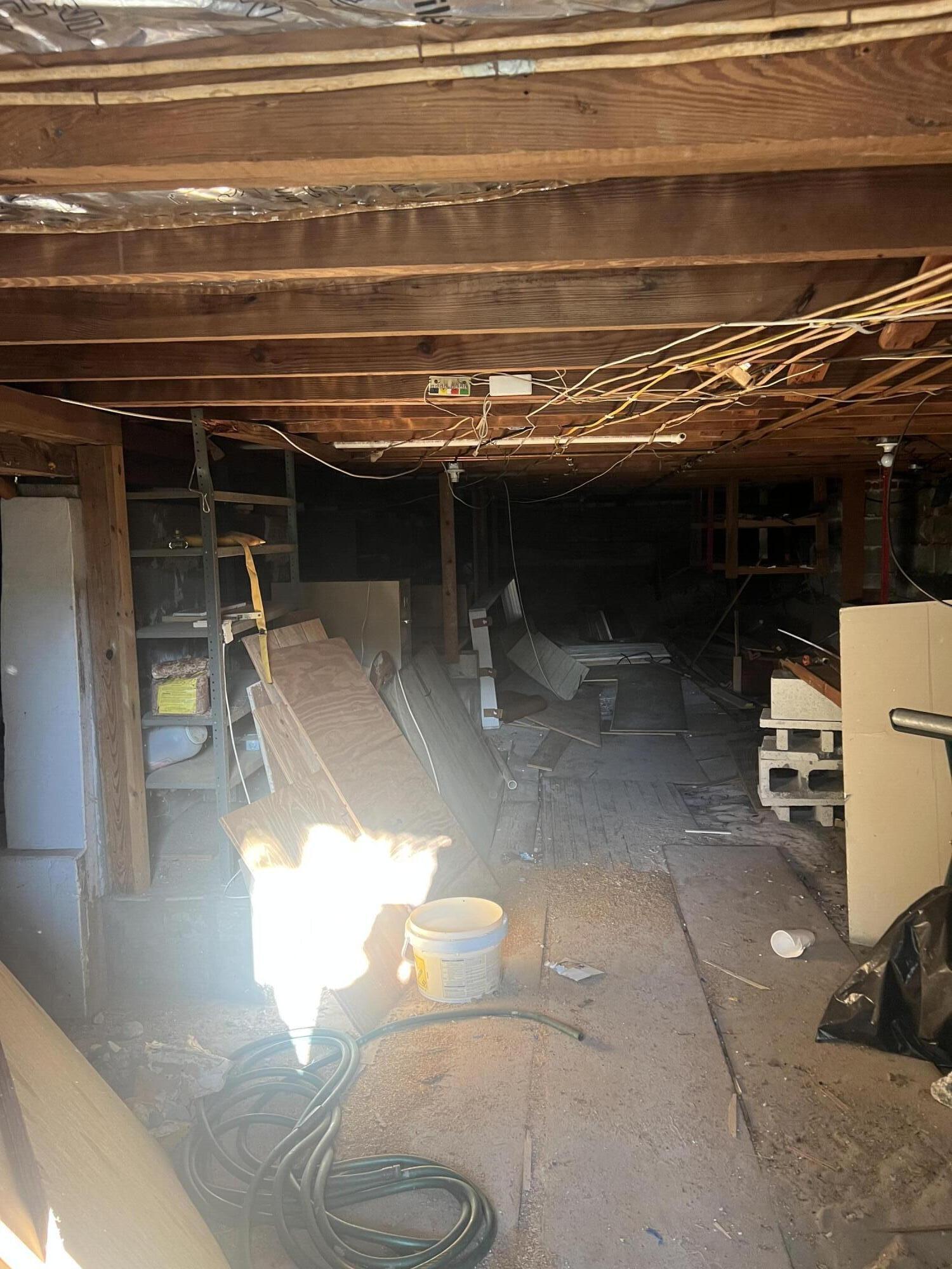 S/D OF 21-44-43, W 1/2 IN - Residential