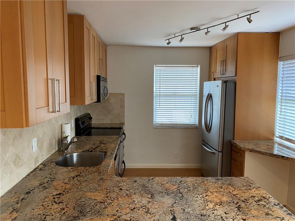 EVERGLADE LAND SALES CO - Residential Lease