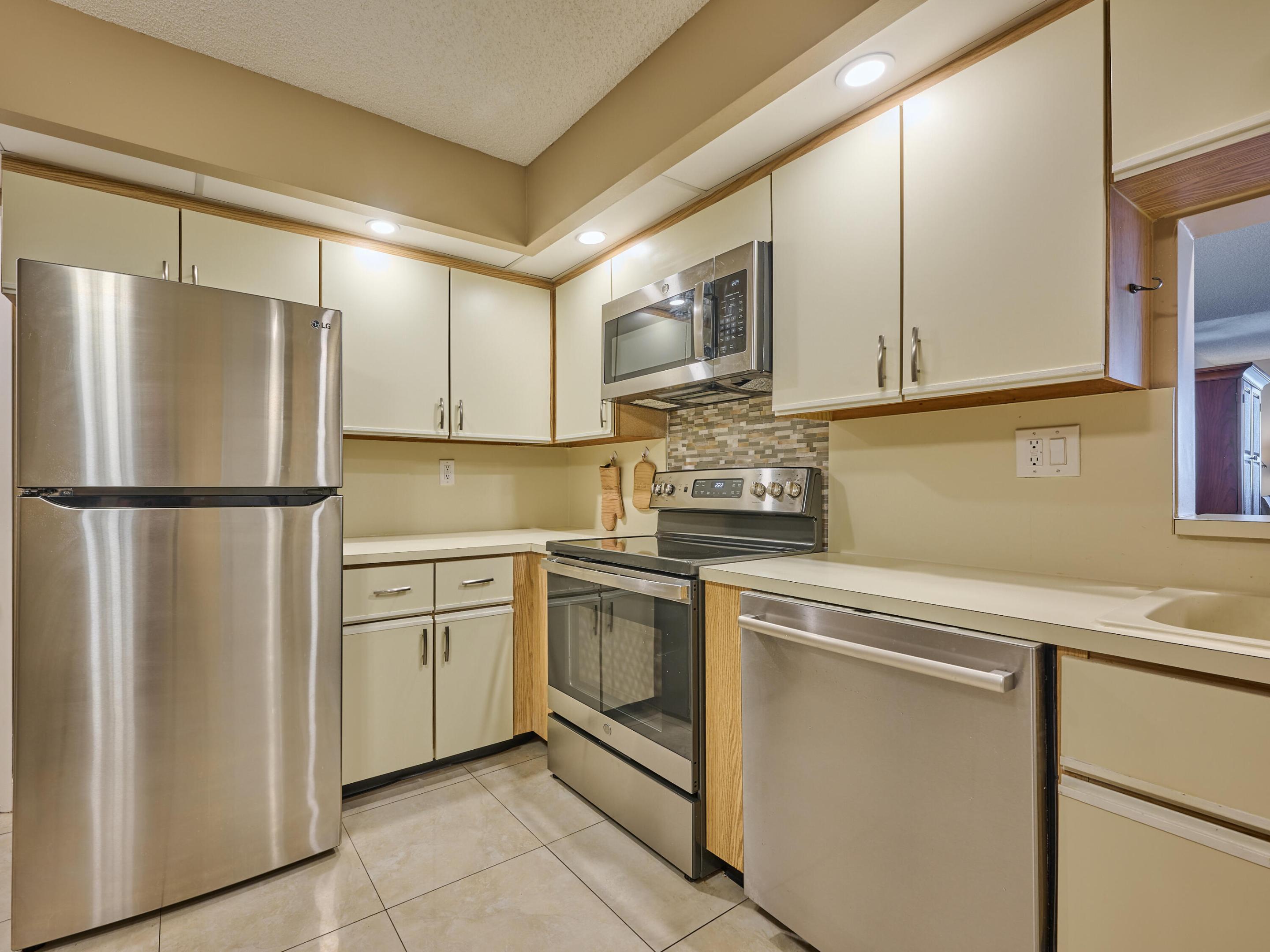 CORONADO AT HIGHLAND BEACH CONDO - Residential Lease