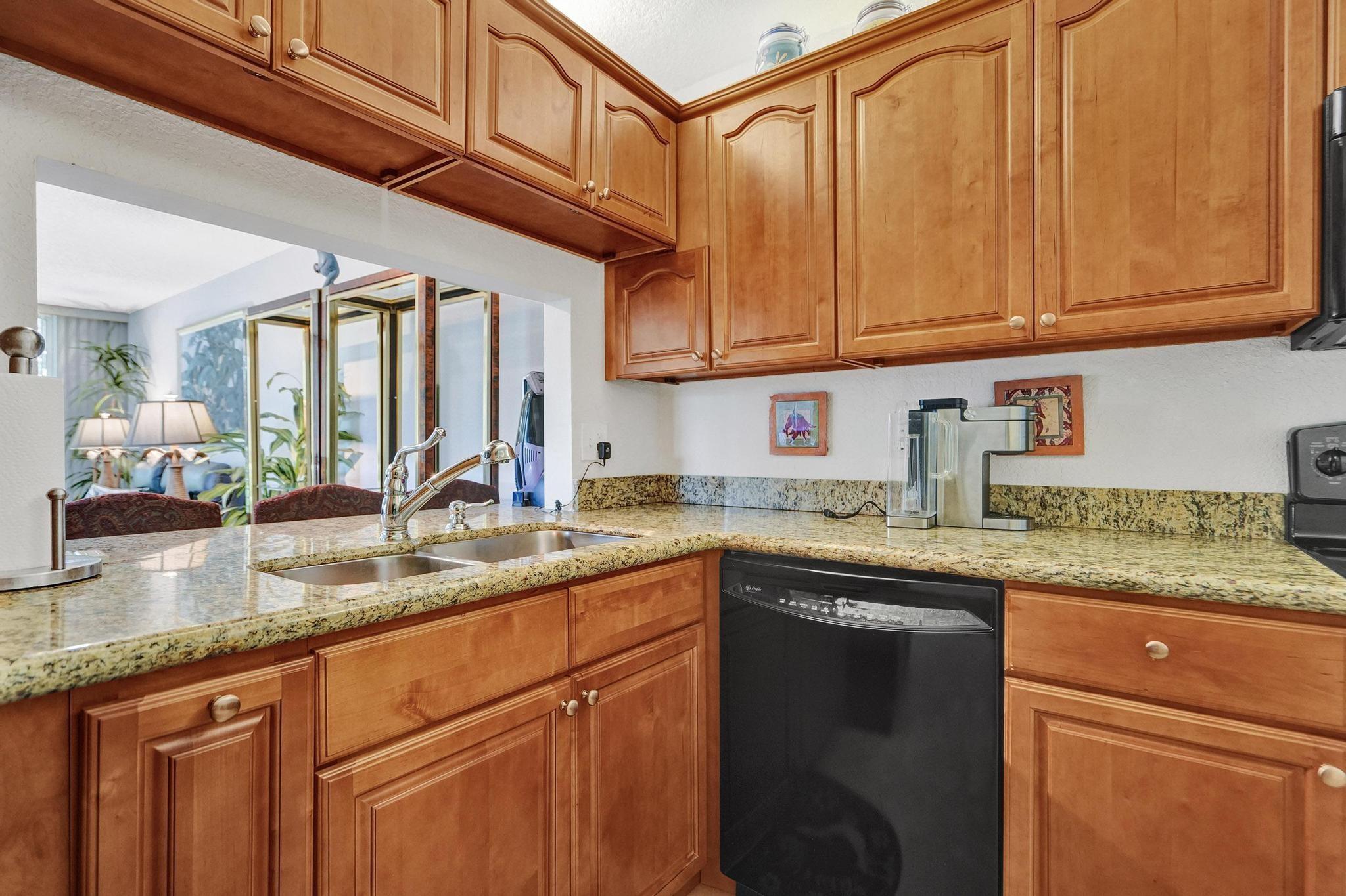 9340 Lagoon Pl 309