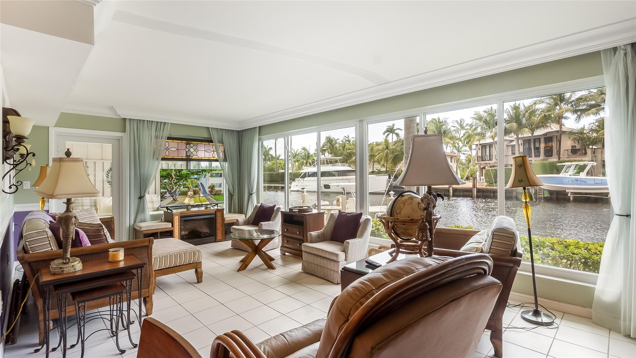 180 Isle Of Venice Dr 127