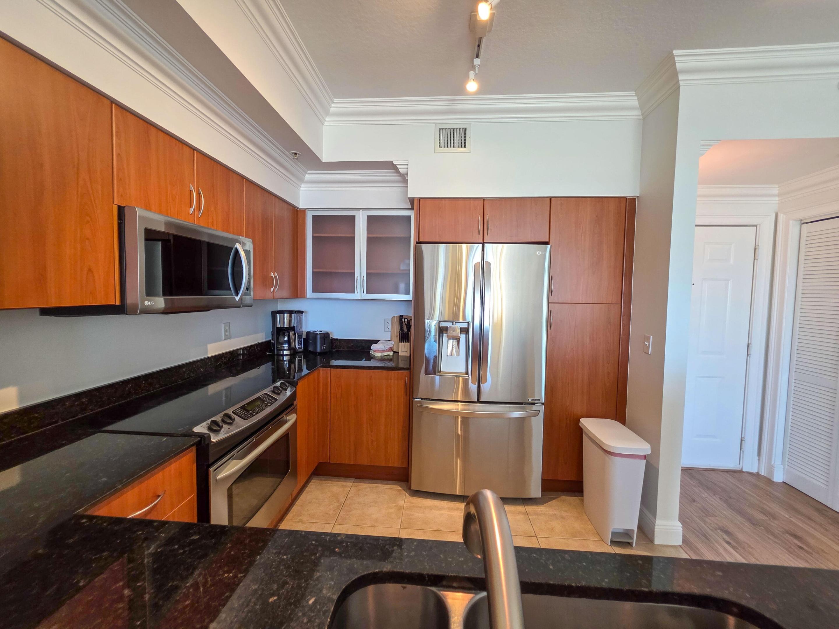 MOORINGS AT LANTANA CONDO 3 - Residential Lease