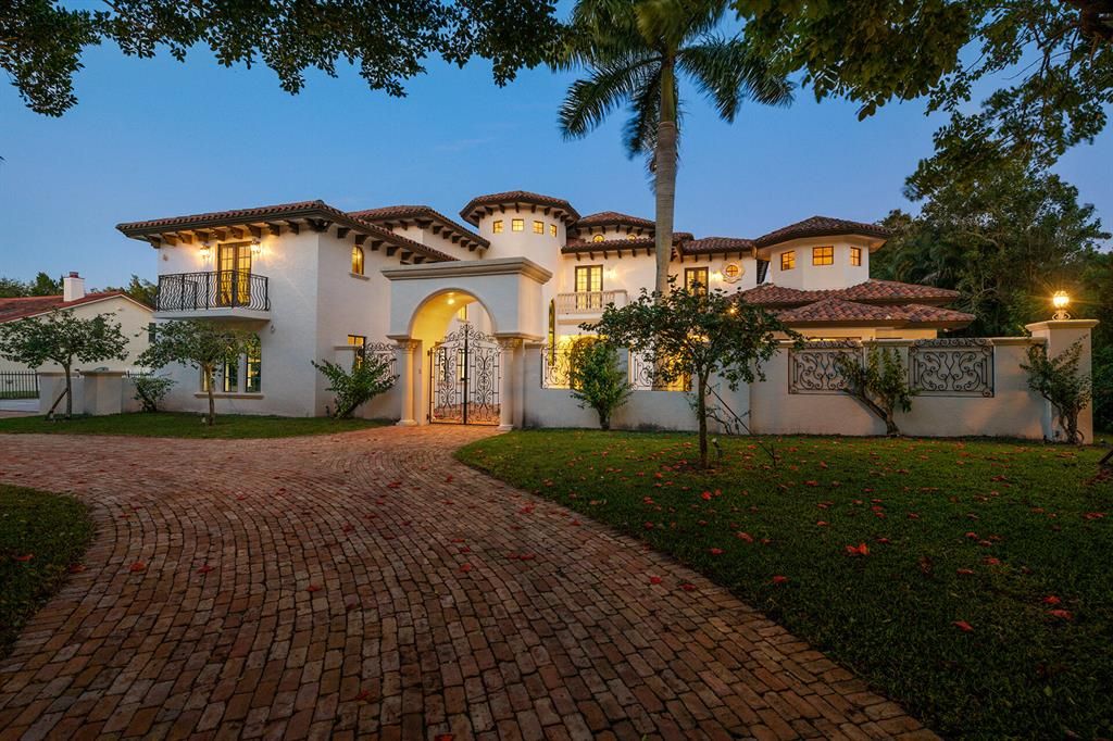 Photo of 8060 Twin Lake Drive, Boca Raton, FL 33496 (MLS # R10698662)