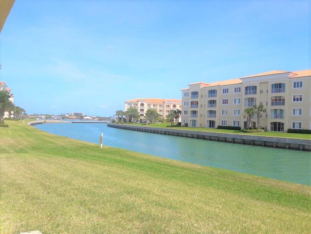 Photo of 7 Harbour Isle Drive E #102, Fort Pierce, FL 34949 (MLS # R10889771)