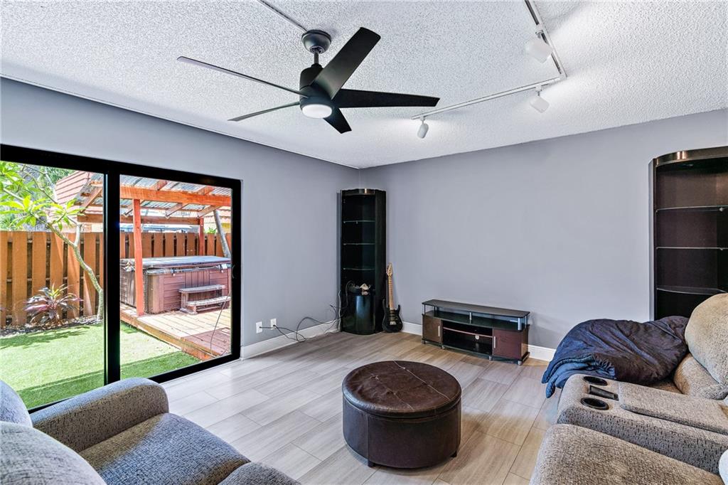 Spanish Wells - Residential