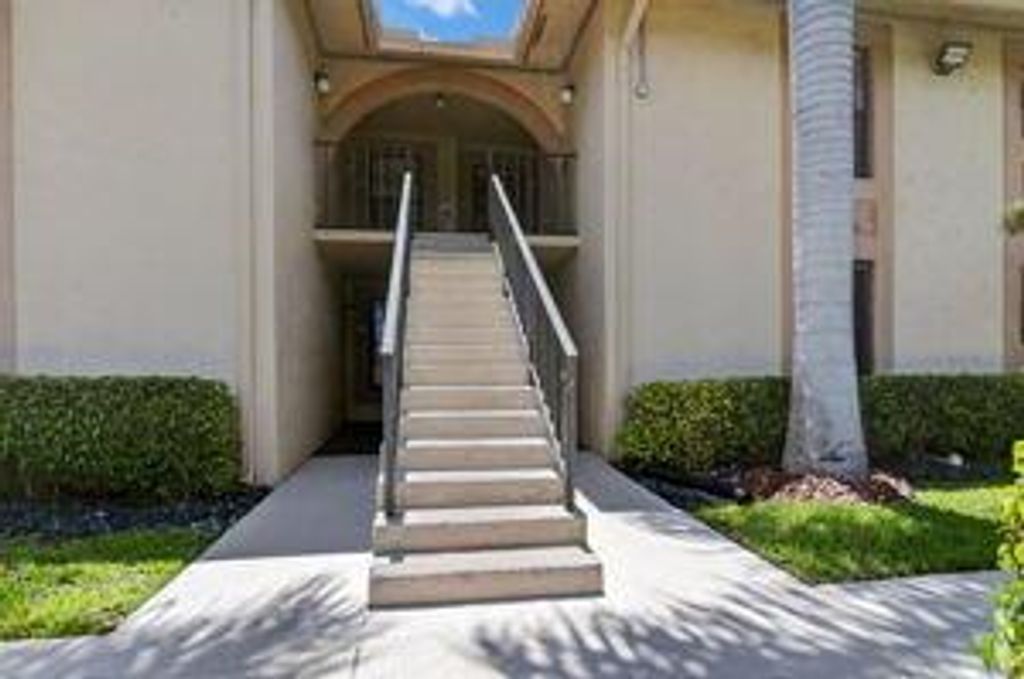 Photo of 9521 Boca Cove Circle #508, Boca Raton, FL 33428 (MLS # R11100399)