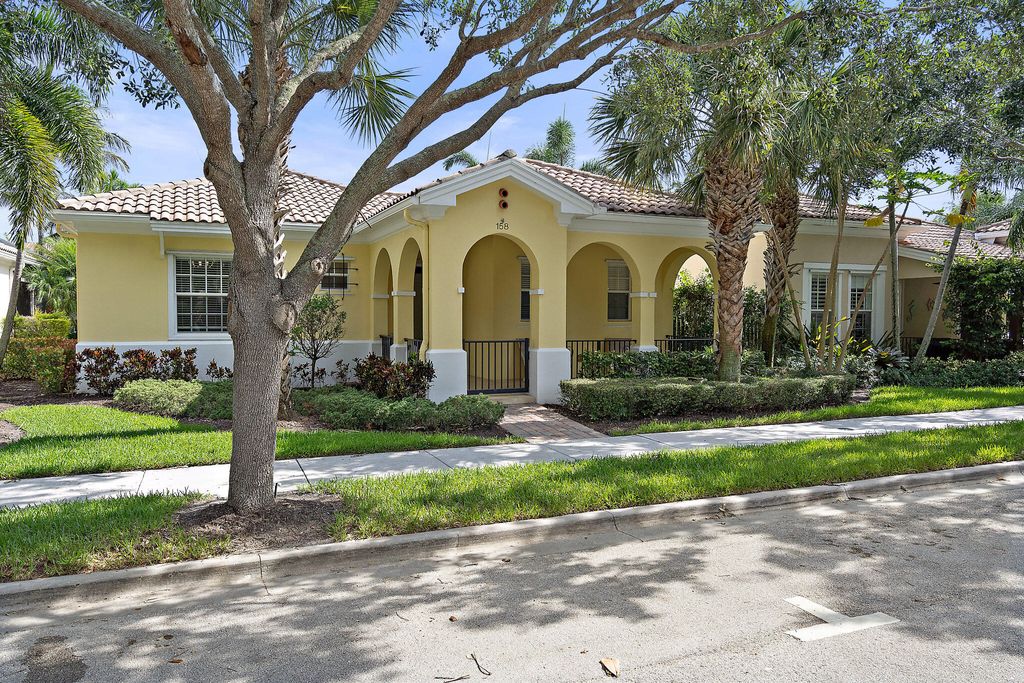 Photo of 158 San Remo Drive, Jupiter, FL 33458 (MLS # R10808376)