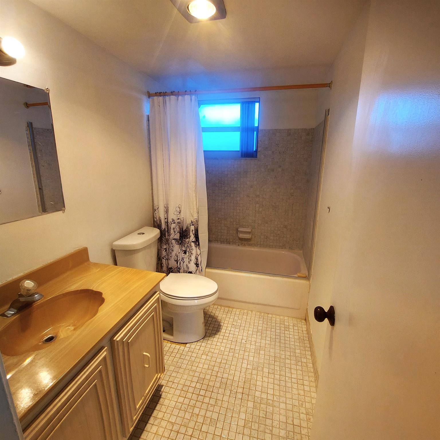 LAKESIDE VILLAGE CONDO 10 - Residential