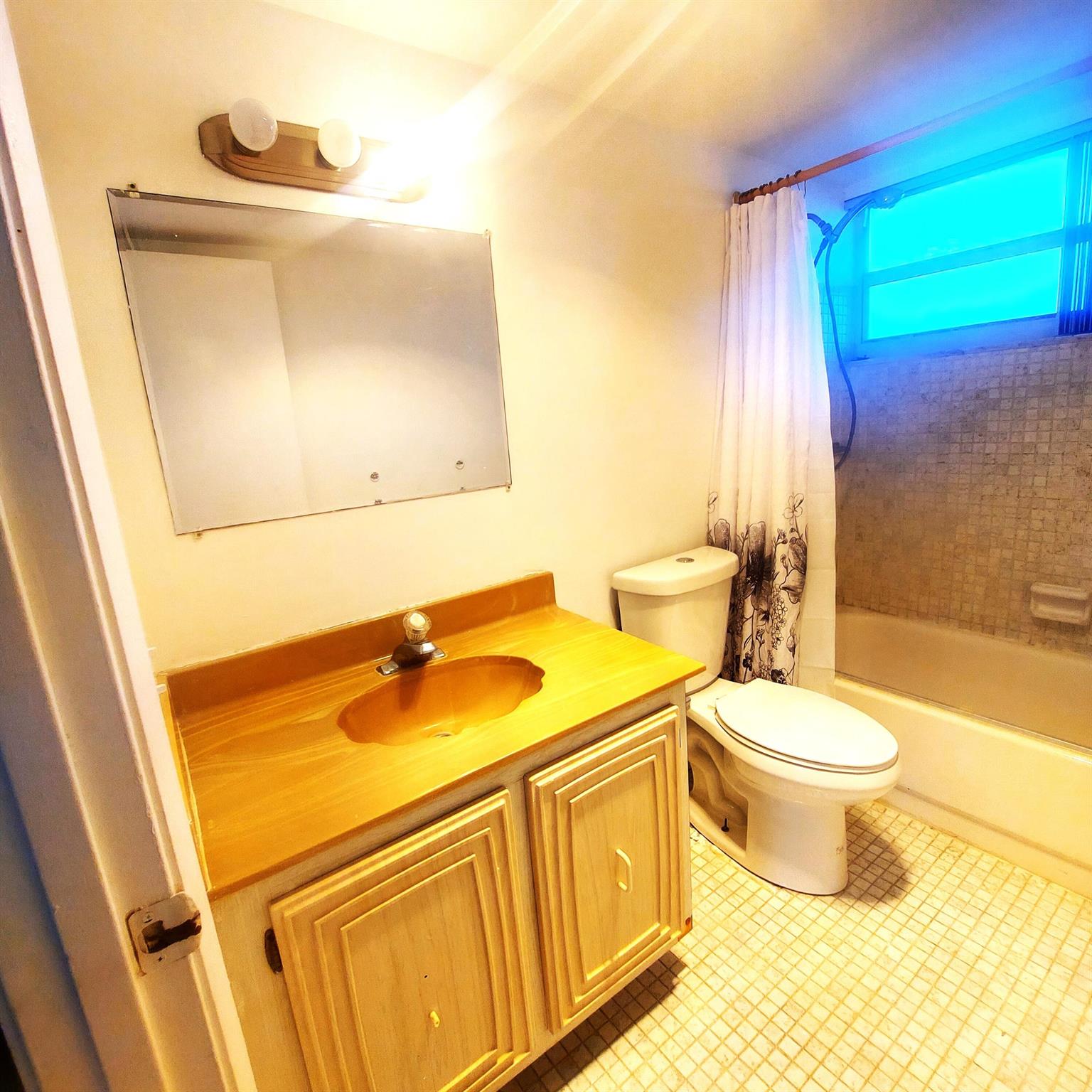 LAKESIDE VILLAGE CONDO 10 - Residential