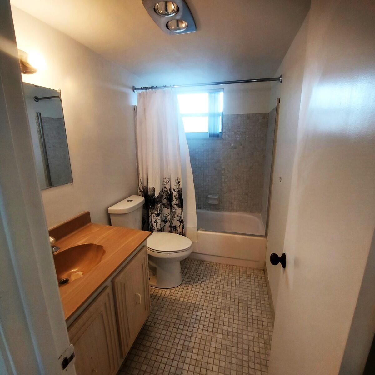 LAKESIDE VILLAGE CONDO 10 - Residential