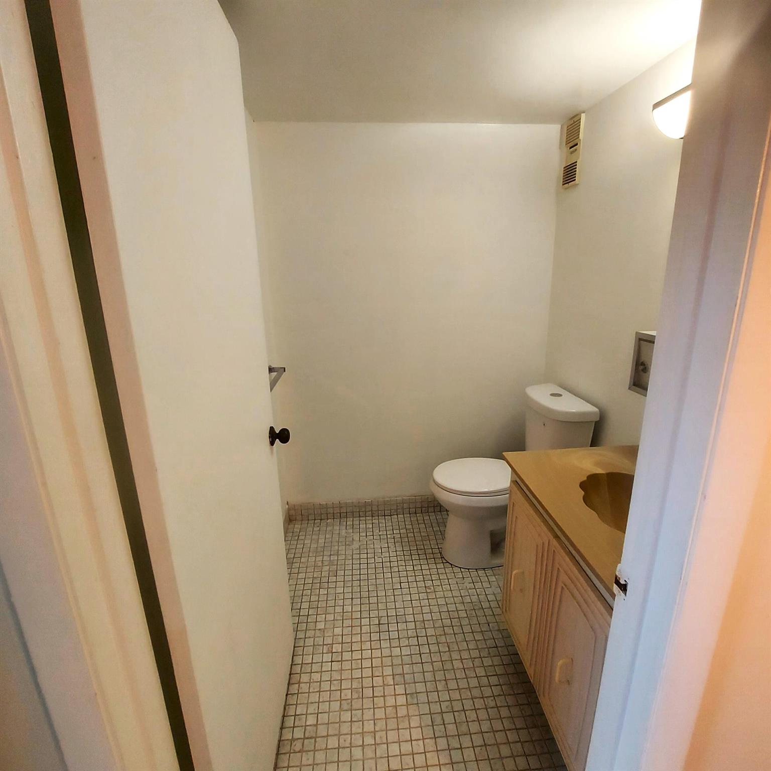 LAKESIDE VILLAGE CONDO 10 - Residential