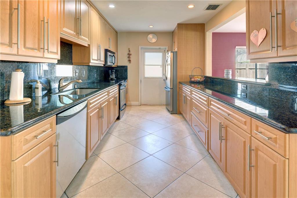 Lighthouse Point Estates - Residential