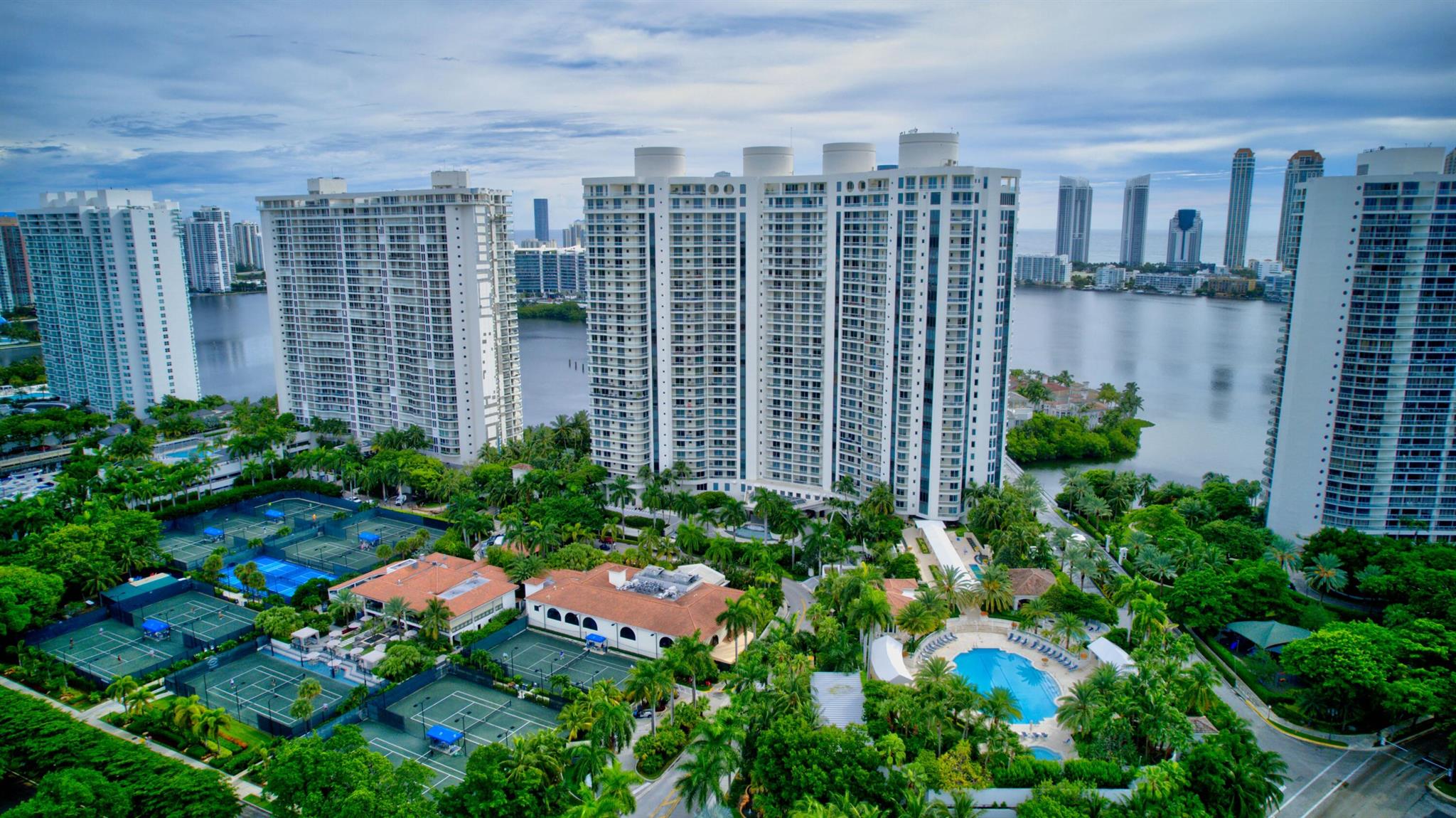 BELLAMARE AT WILLIAMS ISL - Residential