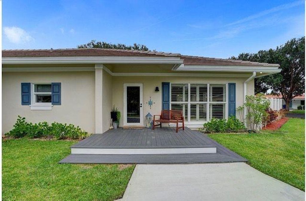 Photo of 2622 NE 27th Ave, Lighthouse Point, FL 33064 (MLS # F10531883)