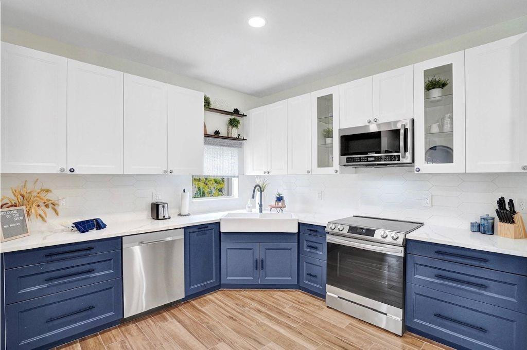 Lighthouse Point First Se - Residential