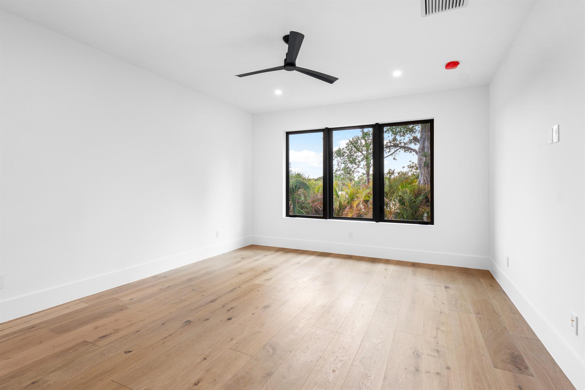 AVIS ACRES - Residential