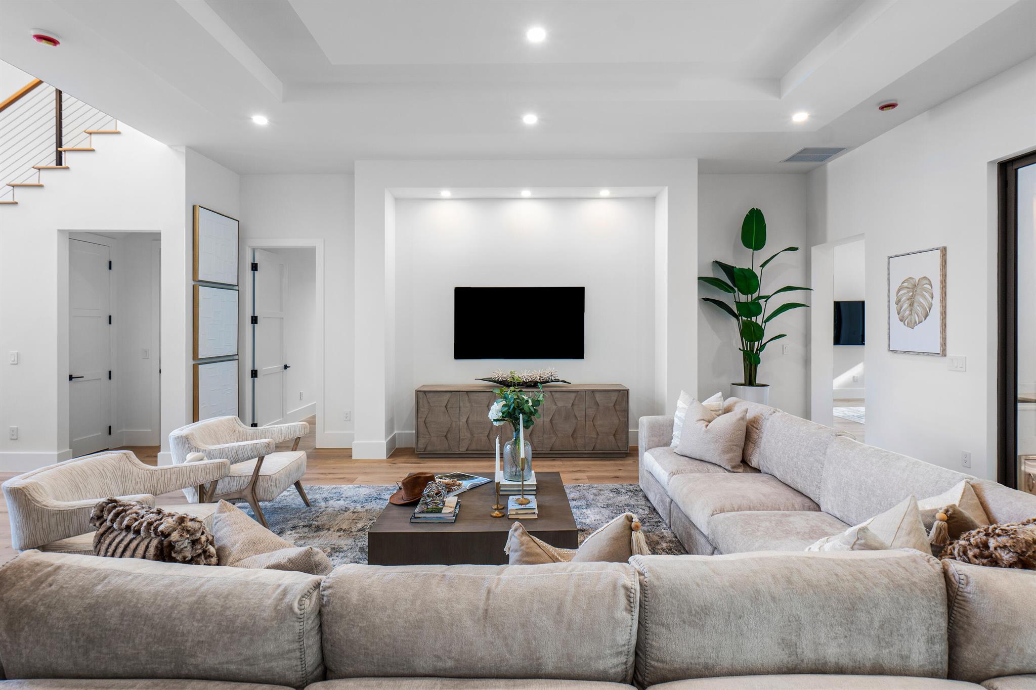 AVIS ACRES - Residential